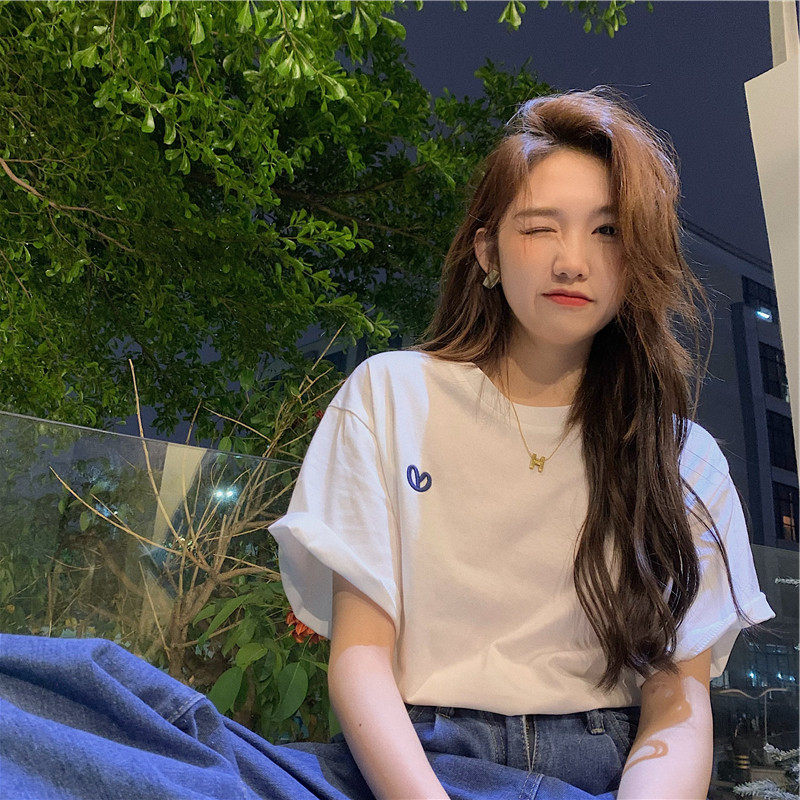 2026春夏季洋气绣花短袖t恤女款衣服 韩系宽松百搭女生圆领上衣
