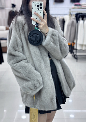 貂煌姿徍新款进口天鹅绒貂皮大衣女整貂水貂毛中长款年轻时尚外套