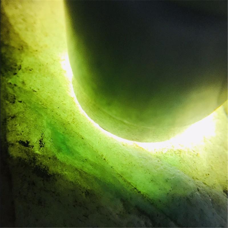 缅甸玉石天然翡翠原石毛料 老坑木那包浆皮 色料阳绿冰种牌子料