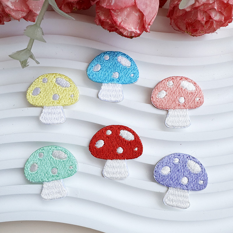 小号自粘彩色破洞装饰贴