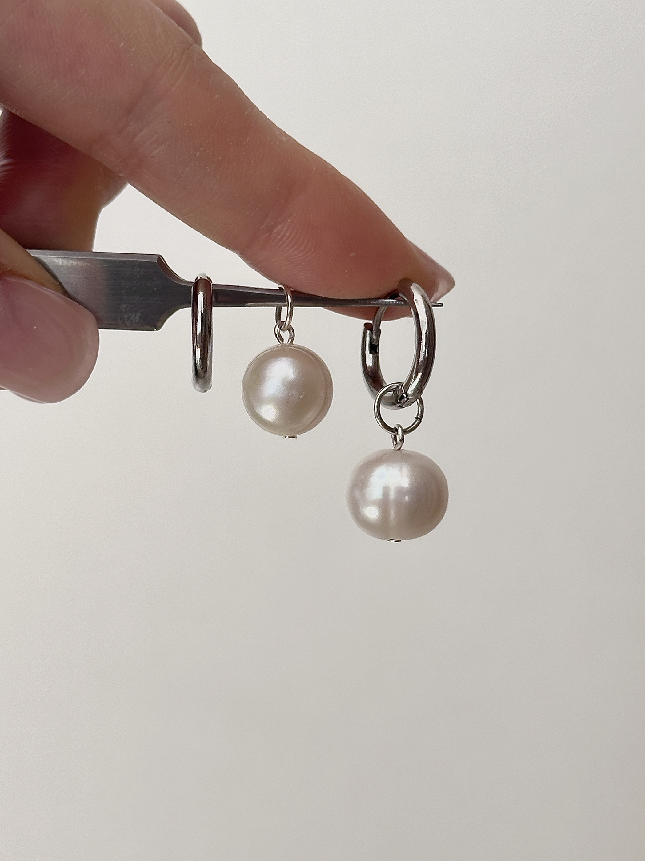 天然珍珠耳圈 精挑淡水无核珍珠 铜镀白K金耳圈｜原创手作