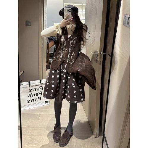 原创正版复古绣花V领羊毛马甲