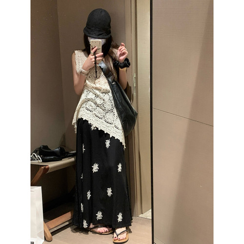 FILLE刺绣蕾丝半身裙度假风