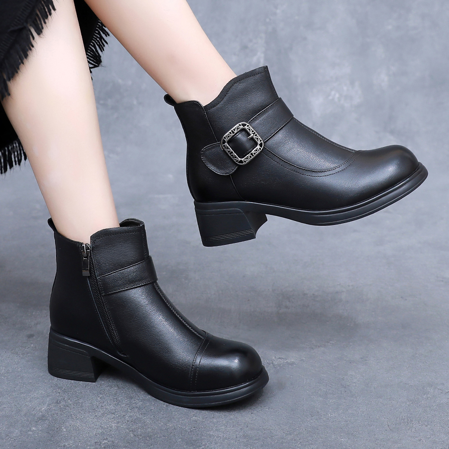 头层牛皮，软底坡跟小短靴