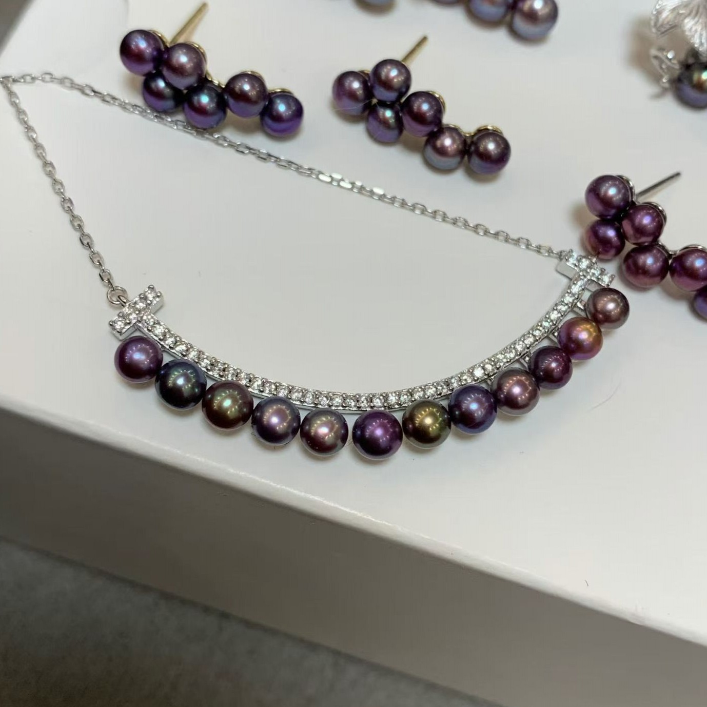 强光葡萄紫珍珠微笑项坠5mm正圆无瑕淡水AK珍珠925流银平衡木项坠