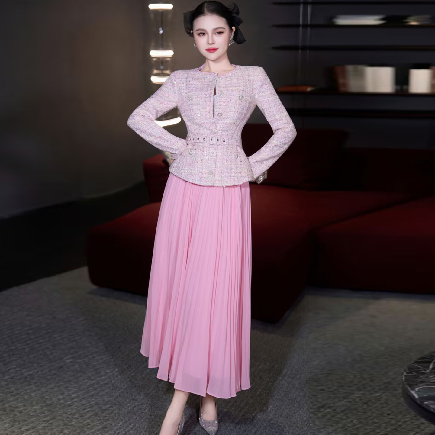 小香风粉珠片绣外套压褶半裙套装