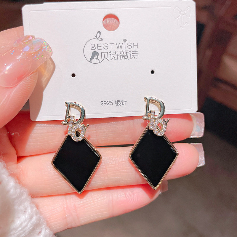 实拍925银针真金电镀字母D黑色板材耳环 韩版性感时尚方形耳饰品