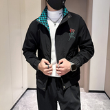 黑色