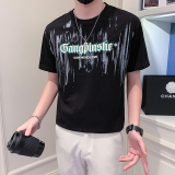 黑色