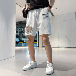 B323-DK20-P48控68社会小伙店主风潮流风刺绣休闲短裤五分裤图片