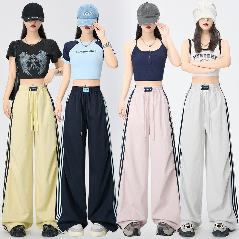 冲锋软壳裤女2026春季新款伞兵工装裤三条杠宽松运动速干裤