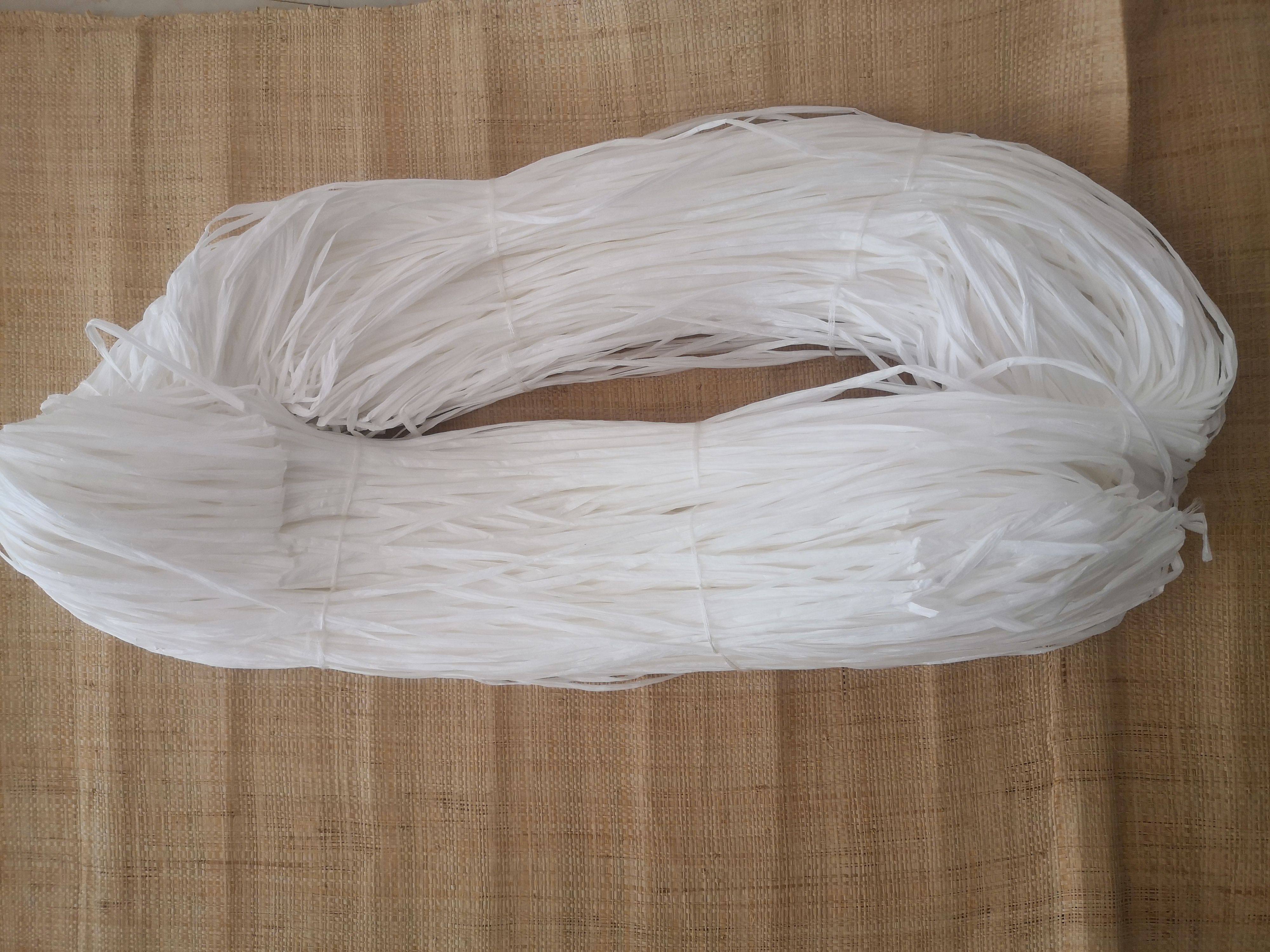 拉菲草哑光本白棉草拉菲4000d绞纱线每绞约330g帽子包包编织材料