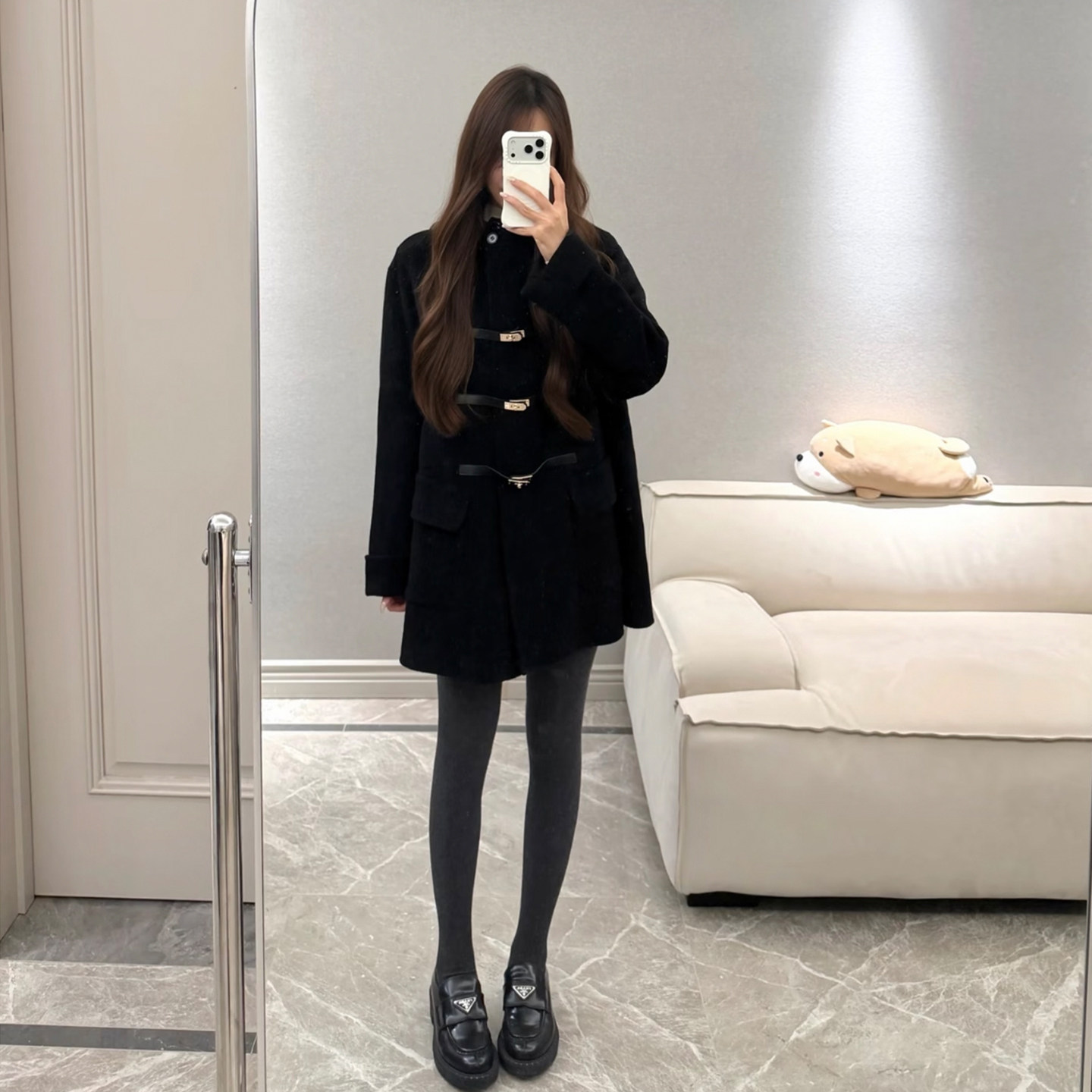 高级感黑色连帽毛呢外套女中长款牛角扣气质显瘦呢子大衣秋冬