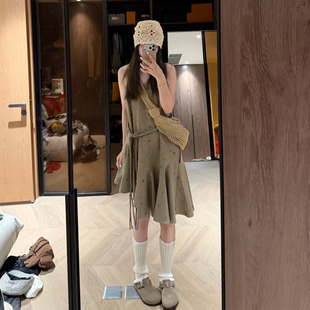 度假风碎花连衣裙女夏季小个子无袖系带收腰荷叶边设计感吊带裙