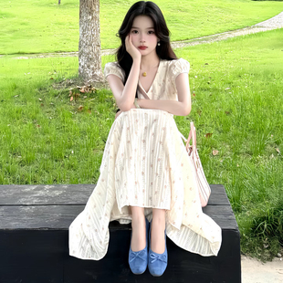 温柔风V领碎花连衣裙女夏小个子巨好看气质甜美减龄收腰裙子 法式