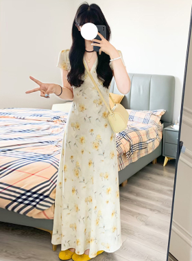 法式气质黄色碎花蕾丝拼接V领连衣裙女夏季短袖系带收腰长裙