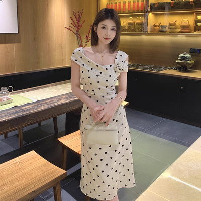 法式复古气质波点连衣裙