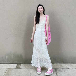 立体提花刺绣白色连衣裙女夏季新款韩版V领蕾丝设计感吊带仙女裙