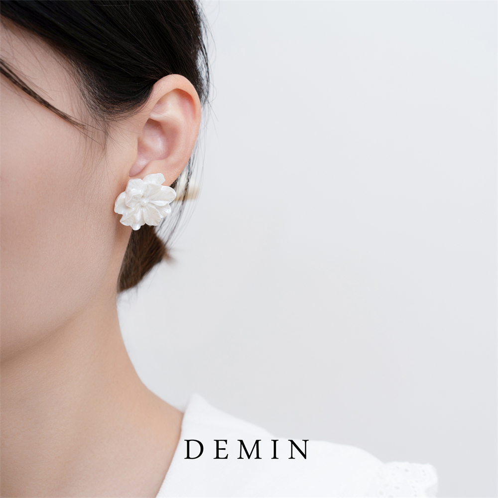 demin气质山茶花朵耳钉女小众设计925银针耳饰简约百搭无耳洞耳夹