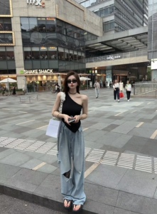 MIDO家 气质设计感斜肩针织吊带背心女2024新款修身辣妹外穿上衣