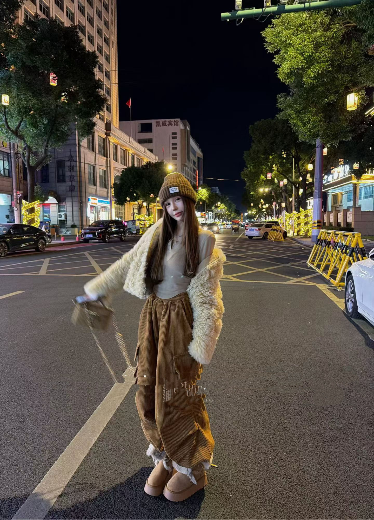 MIDO家 米色羔羔毛连帽外套女2025冬季新款韩版宽松加厚毛毛上衣,女装/女士精品,短外套,淘宝优惠券,粉丝福利购,淘宝优惠卷