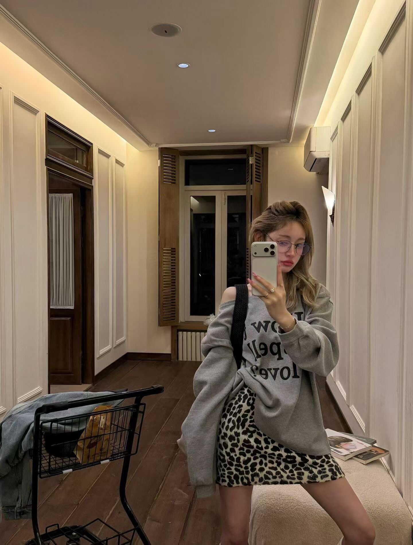 MIDO家 2026春季韩版时尚百搭显瘦字母印花拉肩长袖T恤女宽松休闲