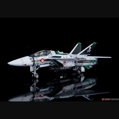 PLAMAXVF-1攻击女武神战机模型
