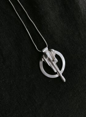 小众圆牌原创设计风暗黑吊坠