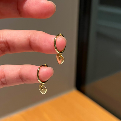 爱心耳环2025新款轻奢气质耳扣女