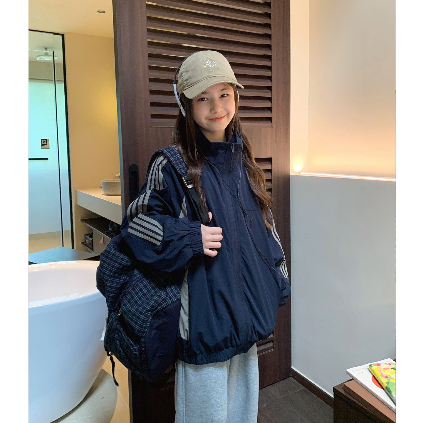 藏青拼色加绒立领侧条冲锋衣外套图片