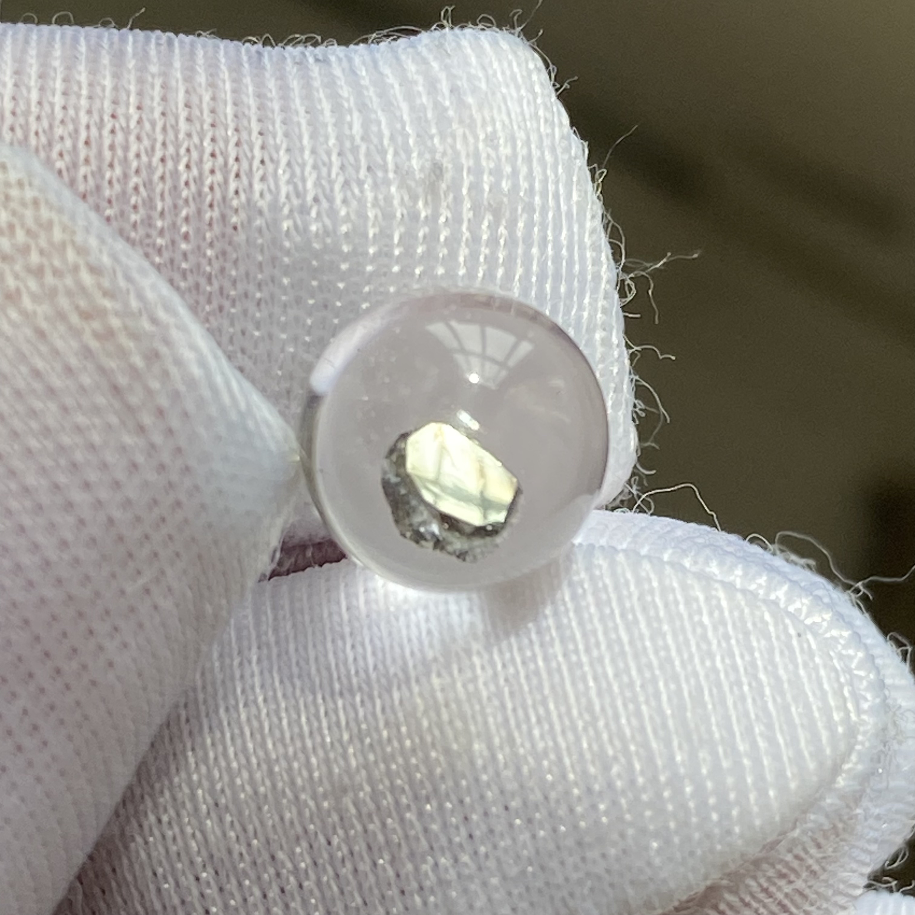 天然水晶包裹体黄铜矿吊坠圆珠DIY铜矿单珠饰品可做戒指7.5mm