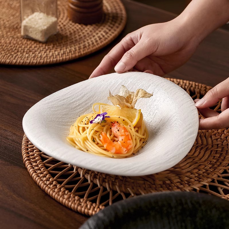 盘子特别好看的高级in风2025年新款盘子造型好看精致漂亮8寸