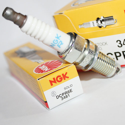 NGK火花塞DCPR6E适用四冲程船外机摩托艇冲锋舟东发6匹水星5匹 - 封面
