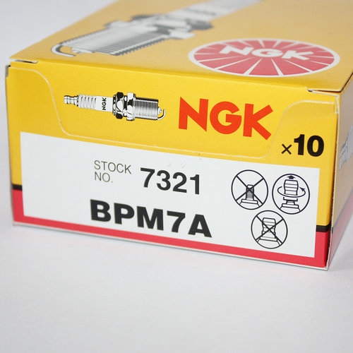 NGK火花塞BPM7A两冲程油锯园林割草机汽油机L7TC RCJ7Y WS7F CJ7Y