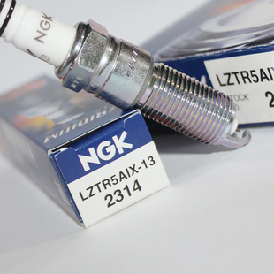 NGK铱金火花塞LZTR5AIX-13 2314适用于大捷龙克莱斯勒铂锐2.7 3.3
