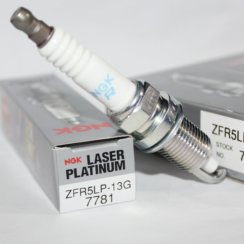 NGK铂金火花塞ZFR5LP-13G 7781适用于大切诺基克莱斯勒212 213