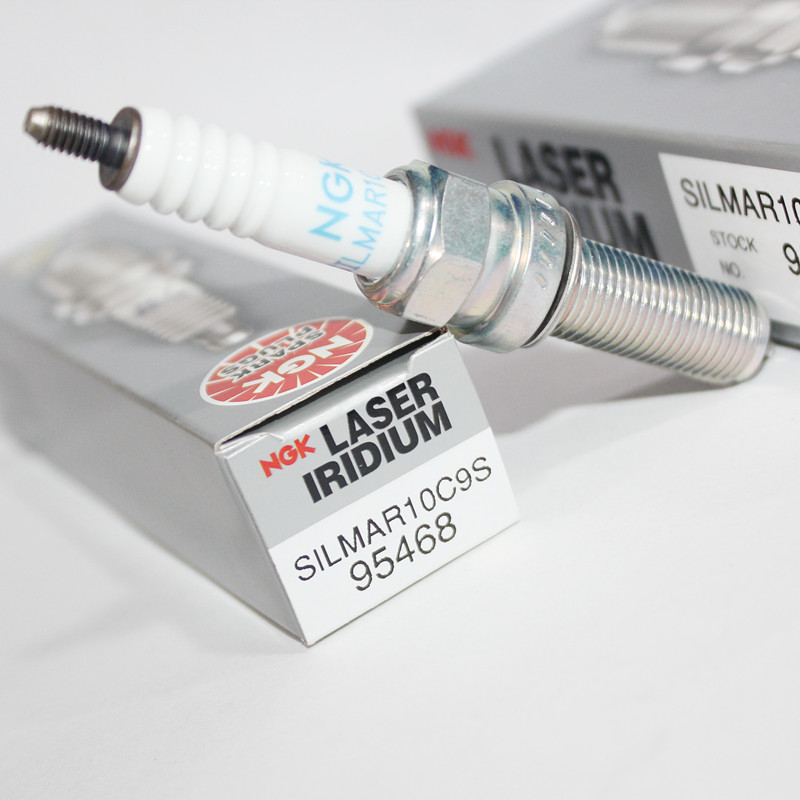 NGK铱铂金火花塞SILMAR10C9S 95468适用CBR250RR本田CBR1000RR SP