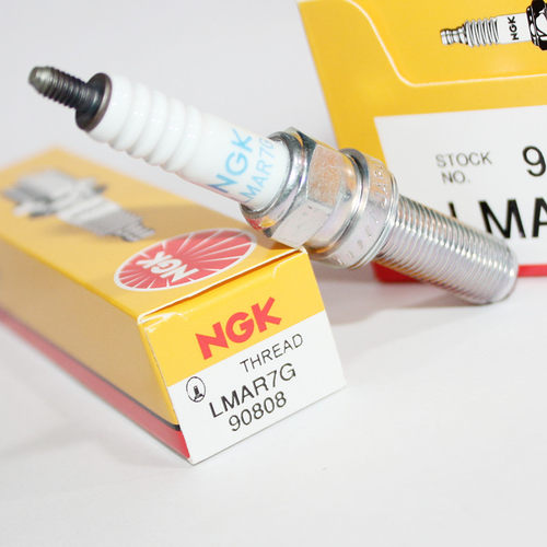 进口NGK火花塞LMAR7G 90808适用于雅马哈TMAX560对应94700-00436