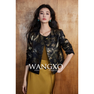 WANGXO｜定制黑金压皱提花浮雕肌理｜新中式国风正肩廓形短外套女