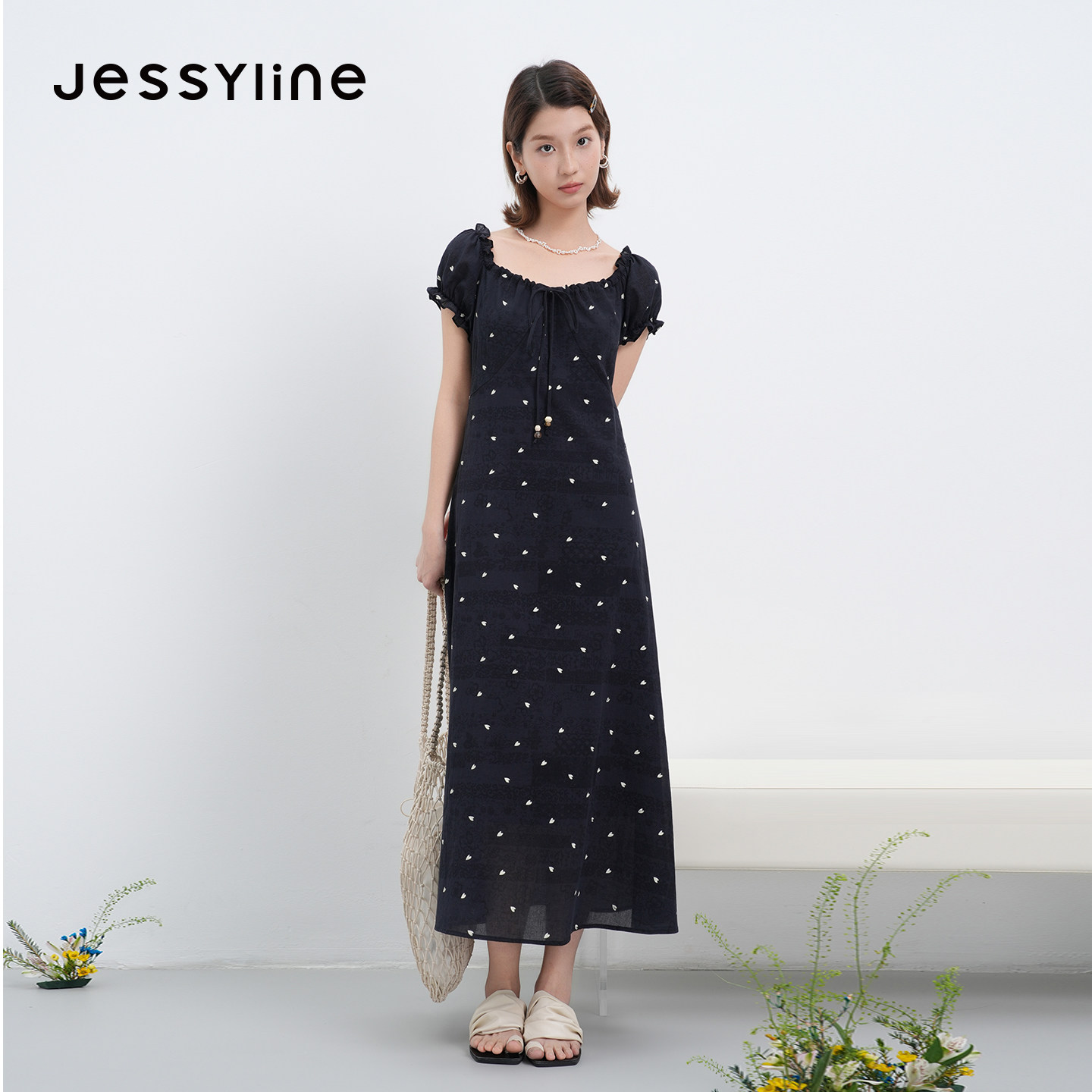 jessyline2026夏季专柜新款 杰茜莱优雅爱心印花连衣裙 621111086
