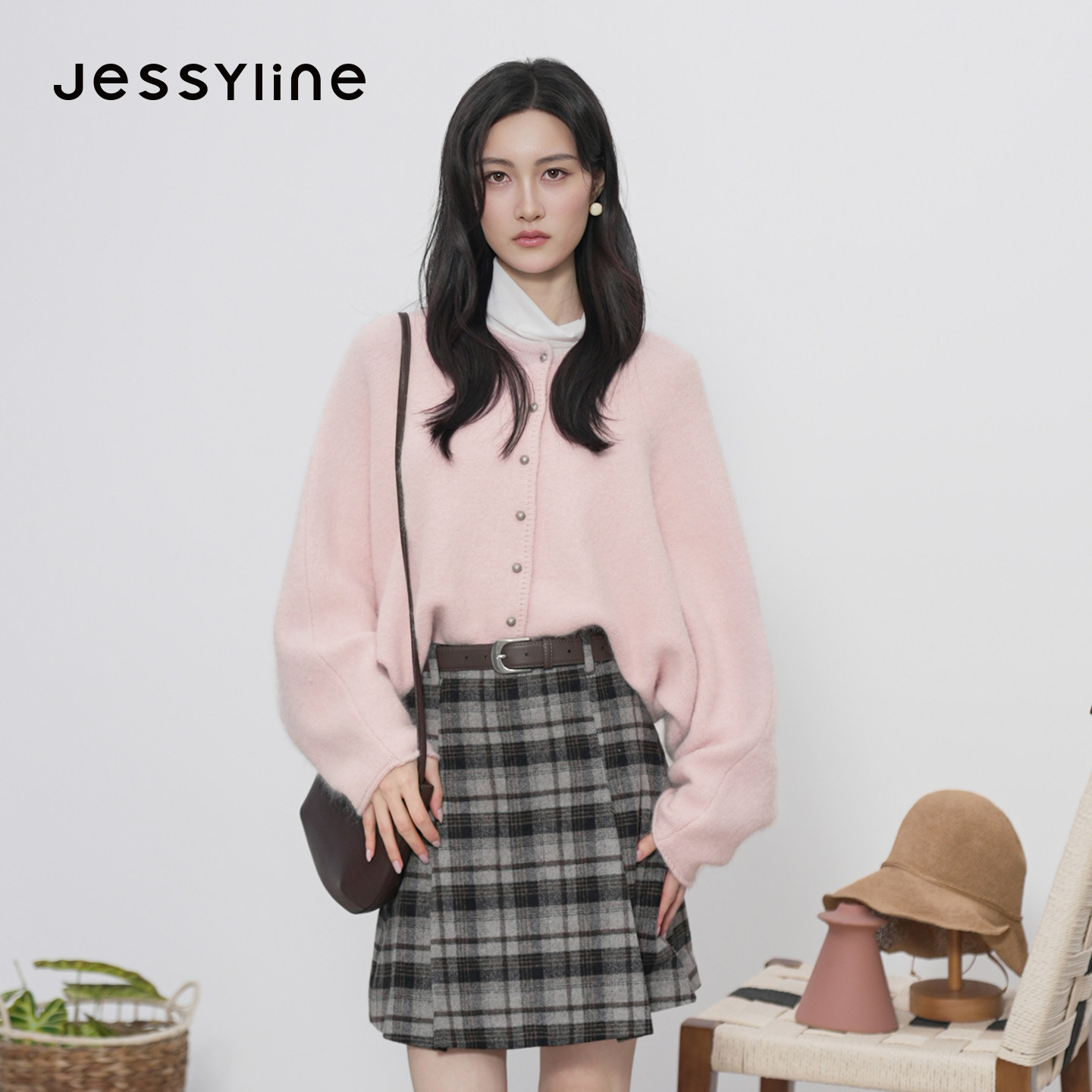 jessyline杰茜莱2026秋冬新款甜美风软糯针织开衫女宽松百搭毛衣