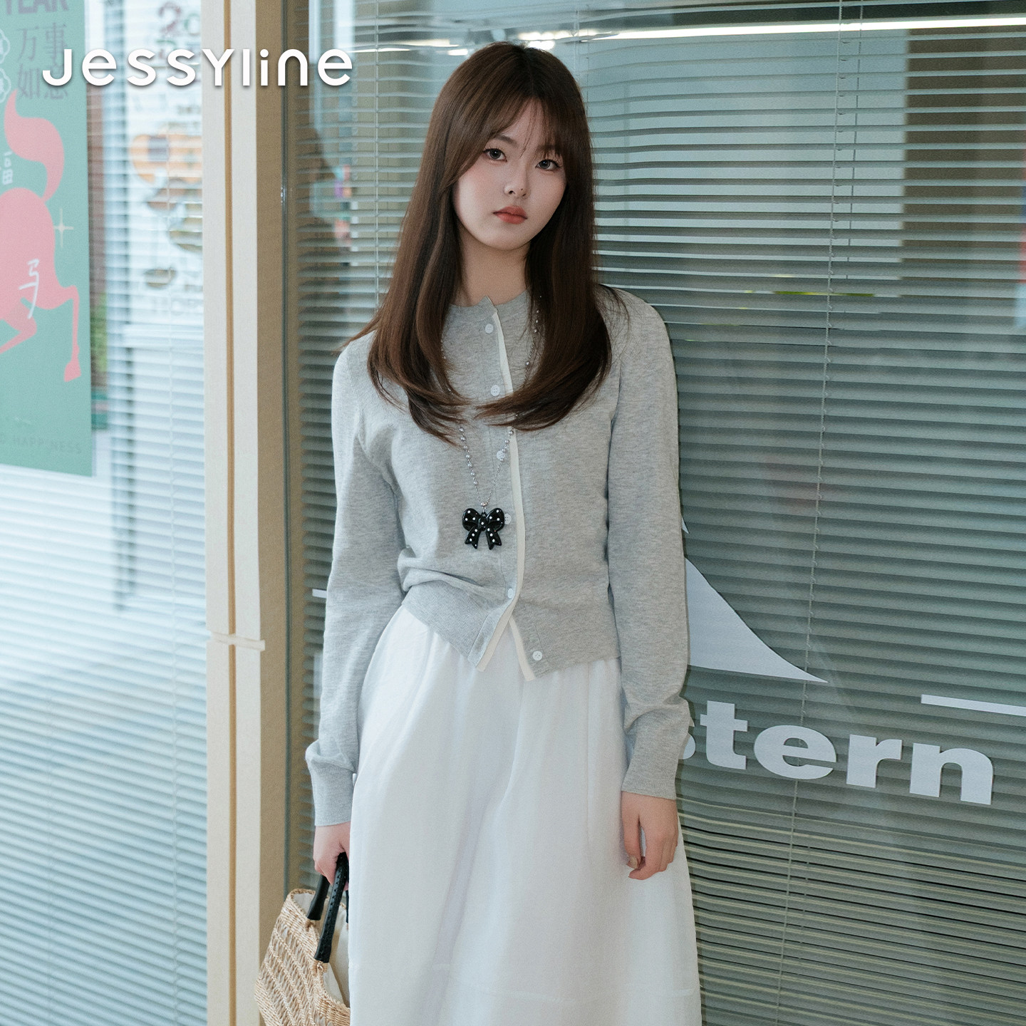 jessyline杰茜莱2026新款简约风灰色针织开衫女显瘦百搭毛衣外套