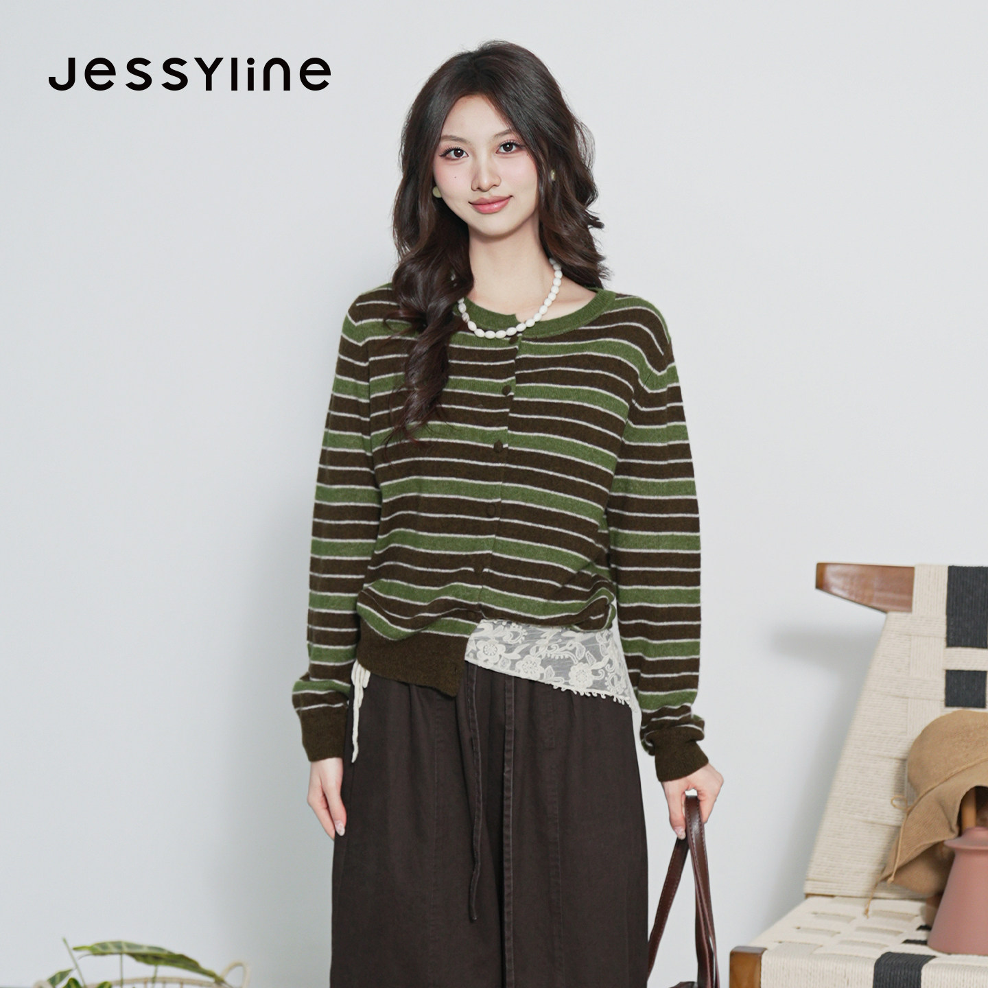 jessyline杰茜莱2026秋冬新款复古绿色条纹羊毛开衫女装针织毛衣