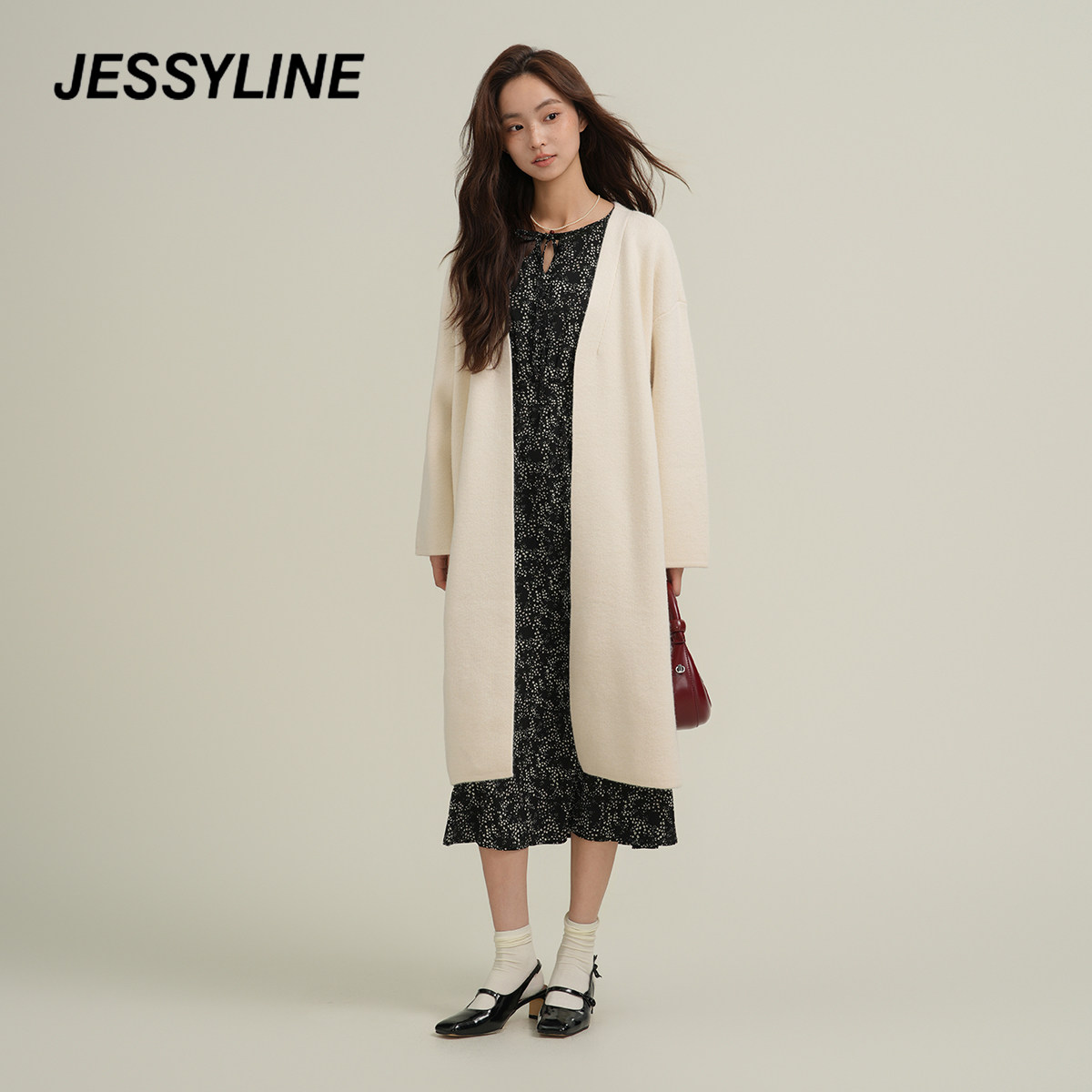 jessyline杰茜莱2026秋新款极简风米白色中长款v领针织开衫女毛衣