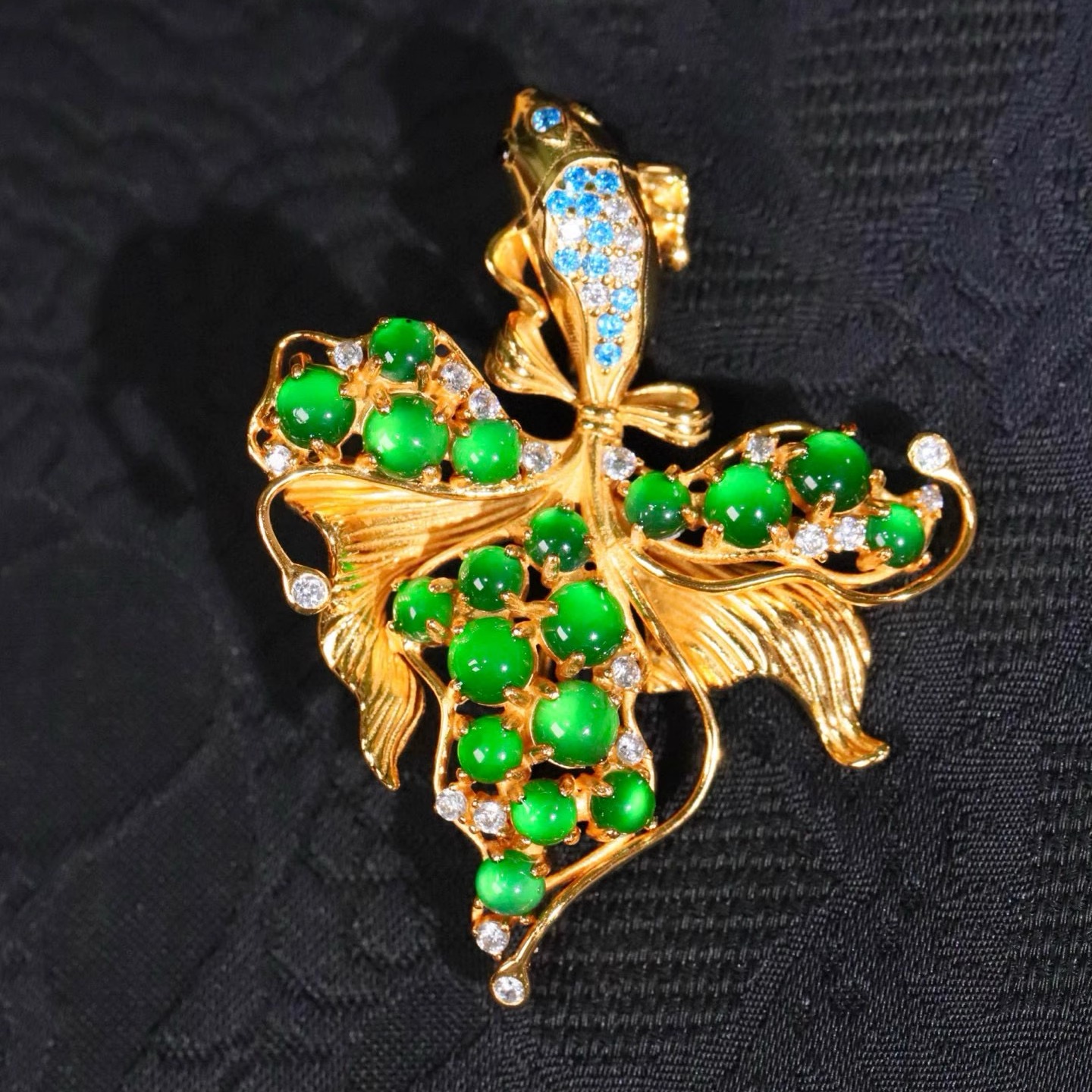 通体925纯银镀金天然A货翡翠金鱼年年有余胸针吊坠两用款冰种辣绿