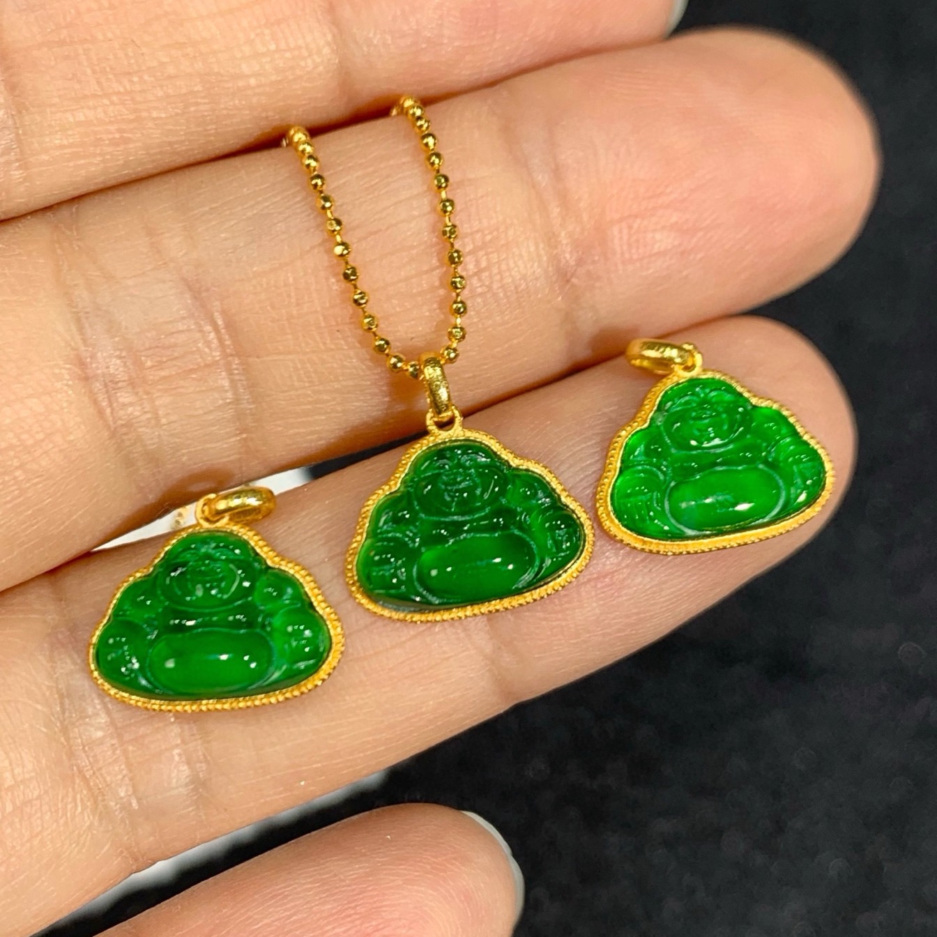 天然A货翡翠吊坠女 18K金辣绿色佛公精致款 送银链子