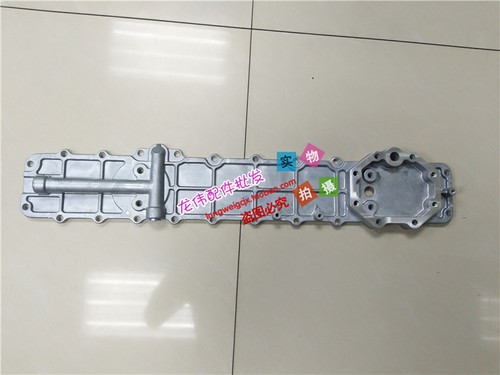 卡特挖机配件CAT卡特E320B/C/D新款机油边盖缸体散热器盖