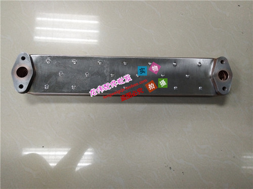 挖掘机配件卡特E200B/E320/E320B发动机缸体机油散热器优质机芯
