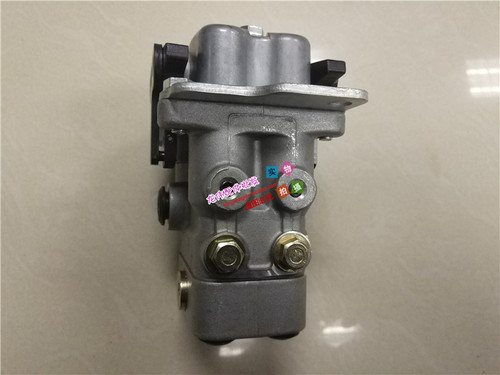 挖掘机配件小松PC120-6/7/8 PC200-5/6/7/8行走脚踏阀先导阀总成