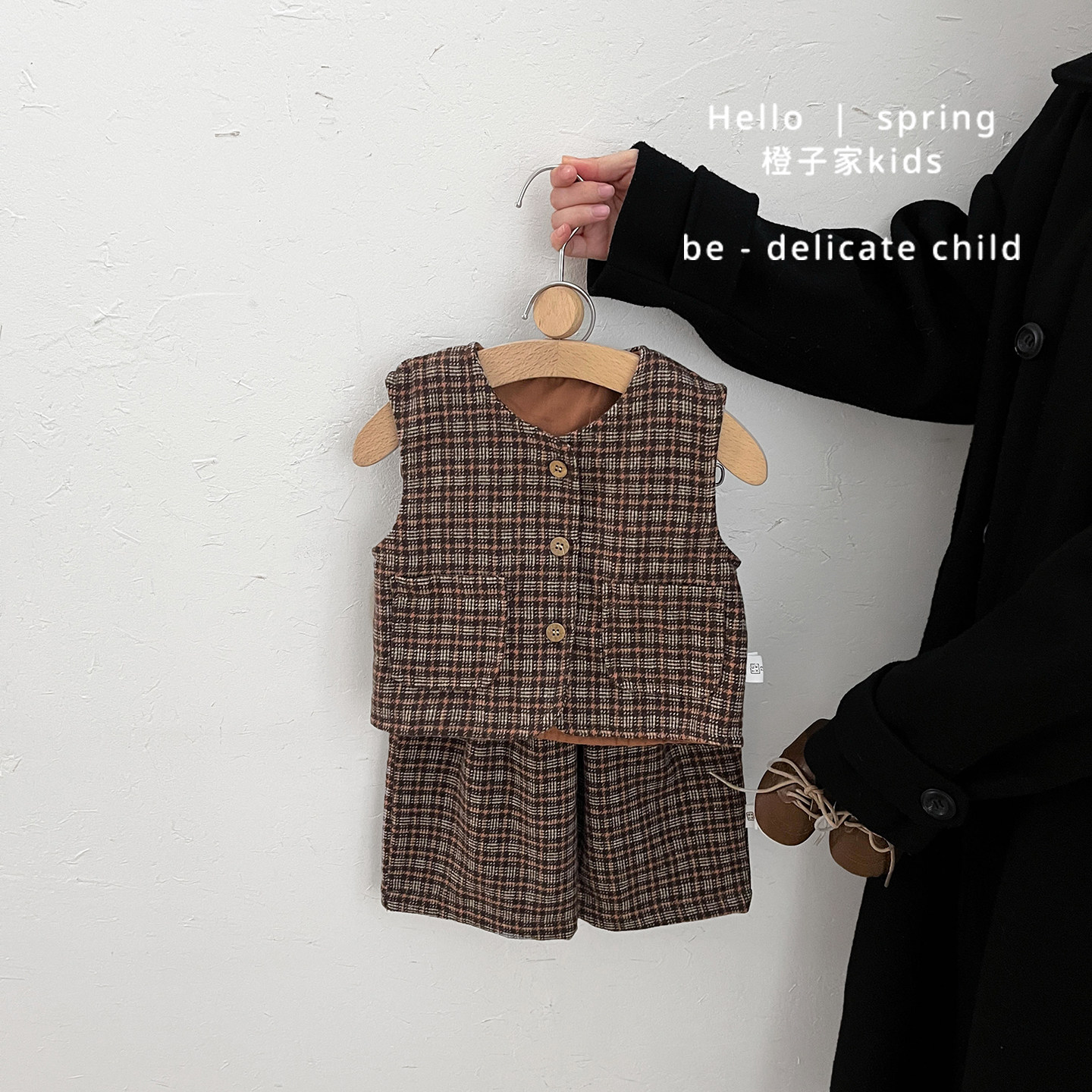 男宝宝春秋季复古马甲套装男童洋气格子背心上衣婴儿可爱休闲裤子